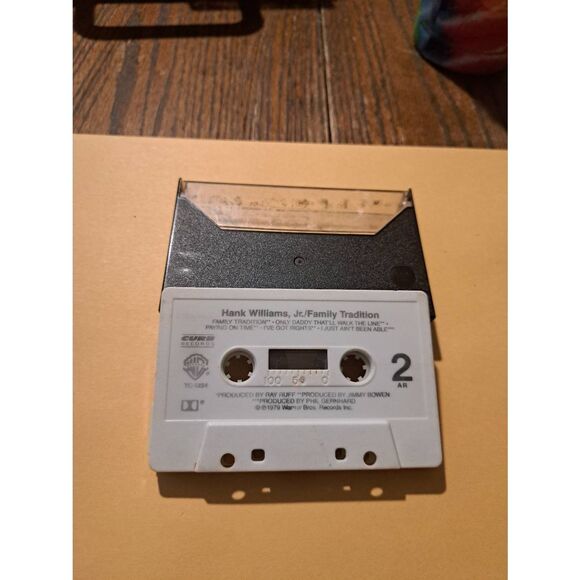 Vintage 1979 Hank Williams Jr Family Tradition Cassette Warner Bros Curb Records - Picture 2 of 2